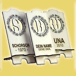 Zeige Details für Handyhalter mit deinem Buchstaben und deiner Gravur Bild von Handyhalter mit deinem Buchstaben und deiner Gravur
